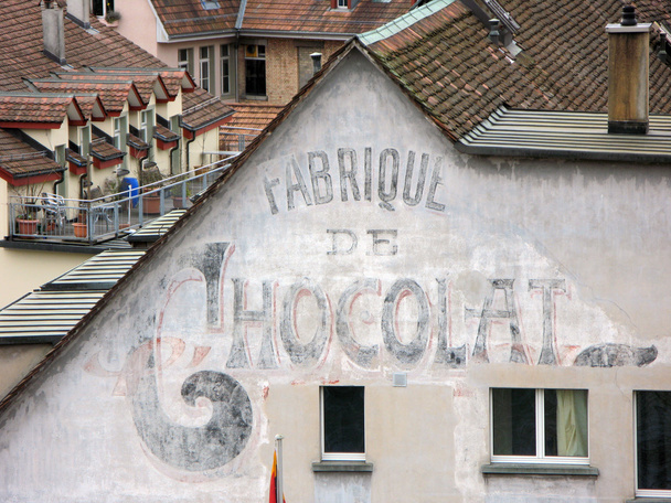 Fábrica de chocolate antiga em Berna, Suíça
 - Foto, Imagem