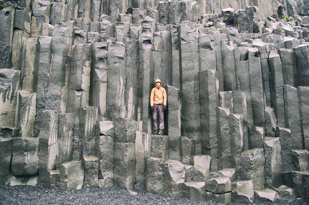 Текстуры камней Рейнисдрангара, Исландия
 - Фото, изображение