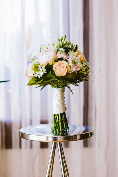 Красочный изолированный свадебный букет для свадьбы
 - Фото, изображение