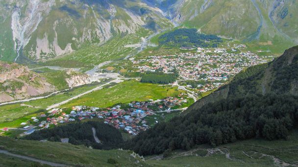 Montañas del Cáucaso. Mundo de belleza
. - Foto, imagen