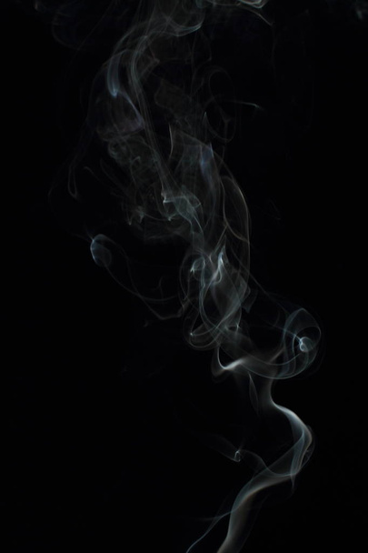 Biały dym tekstury na czarnym tle - Zdjęcie, obraz