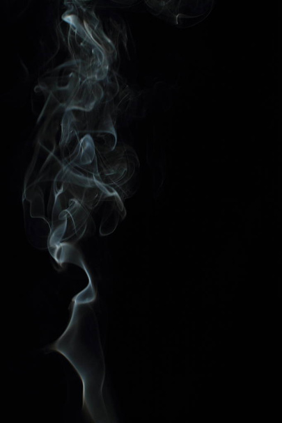 White smoke texture on black background - Foto, Bild