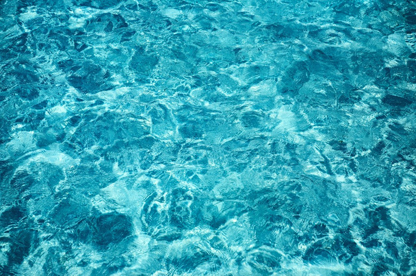 Víz hullámai, egy napsütéses napon 1 - Fotó, kép