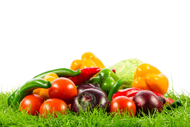 świeże warzywa na białym tle. zdrowe odżywianie. s - Zdjęcie, obraz