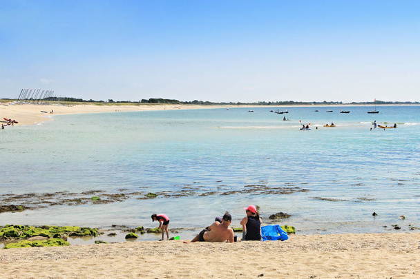 Letty Beach и La Mer Blanche White Sea - заповедная природная лагуна между Бенуа и Фестерлином, Британией, Финистером, Франция
 - Фото, изображение