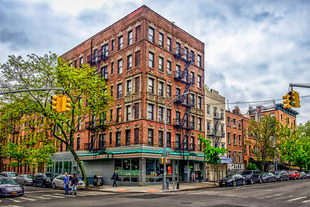 New York City, USA, May 2018, urban scene in the Avenue A, East Village, Manhattan - Foto, afbeelding