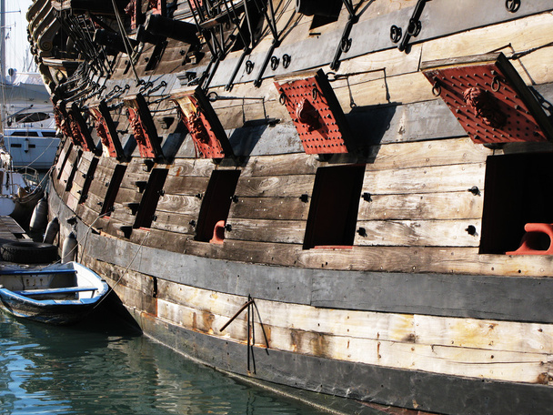古いスペインのガレオン船 - 写真・画像