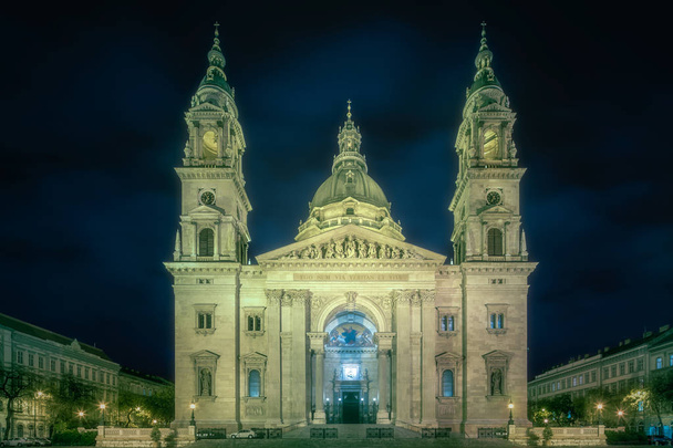 St. Stephens Basilica and square in Budapest - Valokuva, kuva