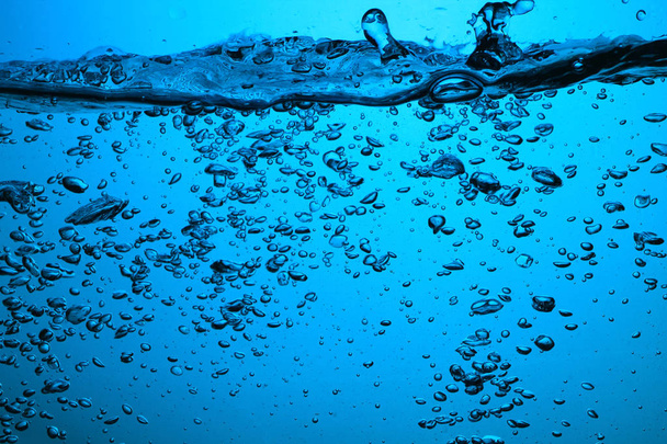 Frischwasser mit Blasen - Foto, Bild