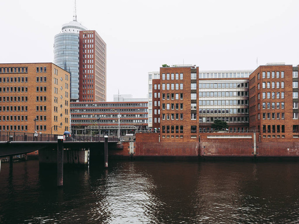 HAMBURG, GERMANY - CIRCA MAY 2017: HafenCity quarter in the district of Hamburg Mitte on the Elbe river island Grasbrook on former Hamburger Hafen (Port of Hamburg) - Φωτογραφία, εικόνα