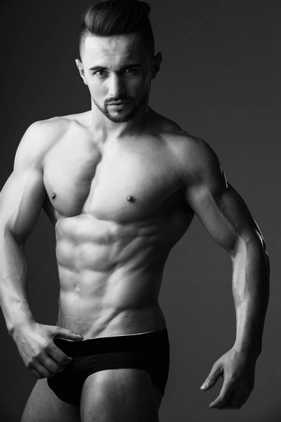 man with muscular body in underwear pants - Foto, imagen