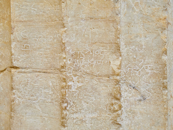 Colonne dorique détail de la façade occidentale de Propylaea, l'ancienne porte d'entrée de l'Acropole athénienne. Athènes. Attique, Grèce
. - Photo, image