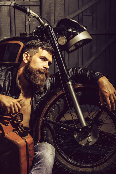 Bearded man hipster biker - Фото, изображение