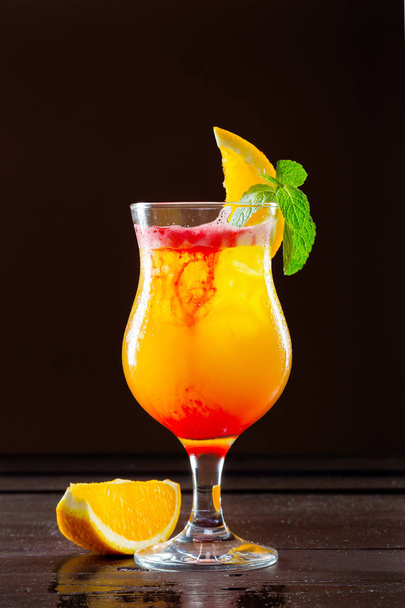 classic cocktail on a dark bar background, close-up  - Foto, imagen