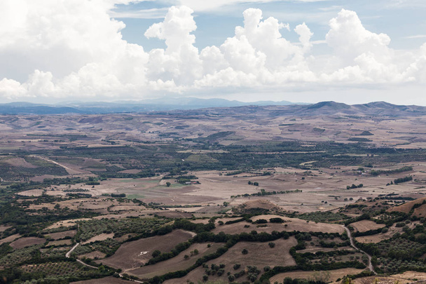 Näkymä Marmillan alueelle. Marmilla on Etelä-Keski-Sardinian luonnollinen alue
 - Valokuva, kuva