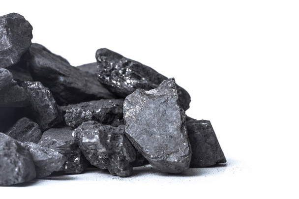 Carbón de leña natural Aislado sobre blanco
 - Foto, Imagen