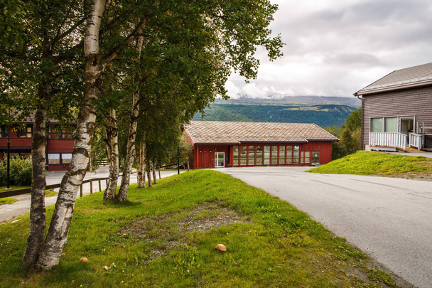 Lugar rural con casas de madera en Noruega
. - Foto, Imagen