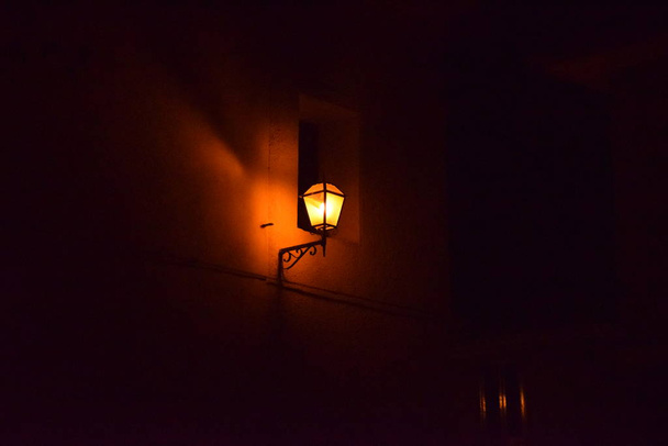 Luce di un lampioni
 - Valokuva, kuva