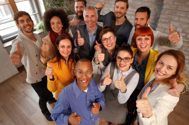 thumbs up- Business success and winning concept - Foto, immagini