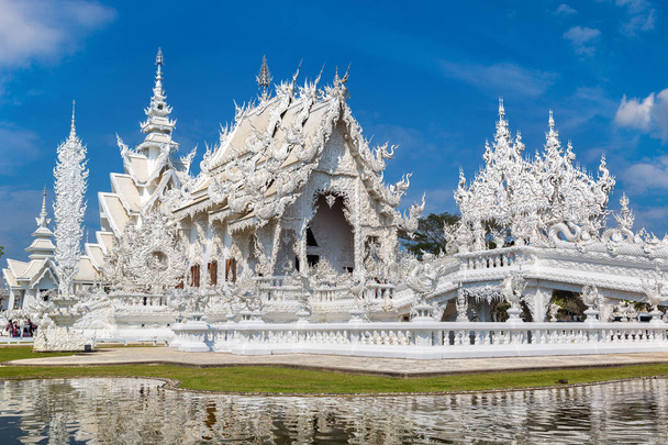 White Temple (Wat Rong Khun) in Chiang Rai, Thailand in a summer day - Fotó, kép