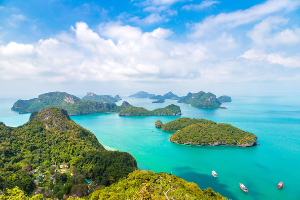 Panoramic aerial view of Mu Ko Ang Thong National Park, Thailand in a summer day - Foto, Imagen