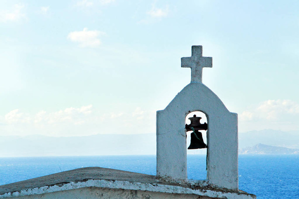 Église Bonifacio, Corse, France. Côtes méditerranéennes
. - Photo, image