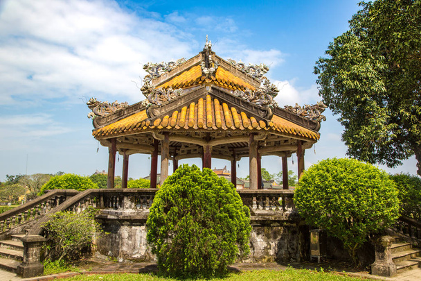 Citadel, Imperial Royal Palace, Forbidden city in Hue, Vietnam in a summer day - Foto, afbeelding