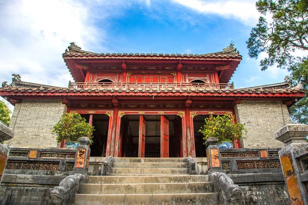 Imperial Minh Mang Tomb in Hue, Vietnam in a summer day - Foto, Imagen