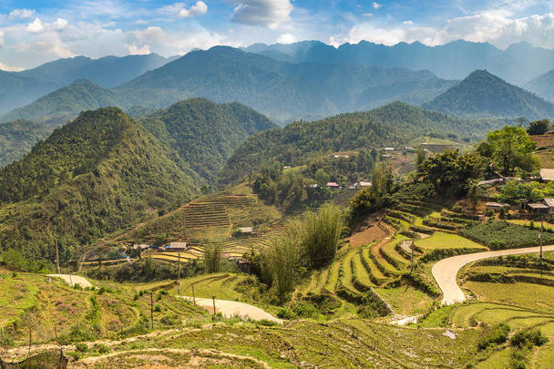 Panoramic view of Terraced rice field in Sapa, Lao Cai, Vietnam in a summer day - Foto, afbeelding