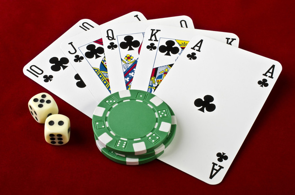 karty do gry (Poker królewski), kasyno chipy i kości - Zdjęcie, obraz