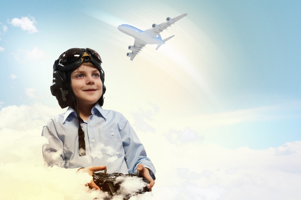 Little boy in pilot's hat - 写真・画像