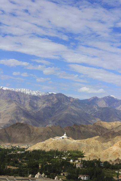 Shanti Stupa, Ladakh, Jammu e Caxemira estado da Índia
 - Foto, Imagem