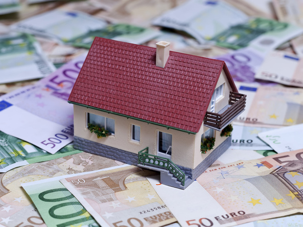 House with Euro banknotes - Foto, Imagem