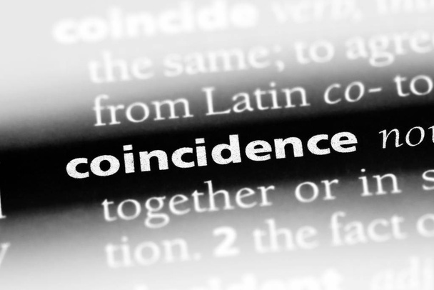 palabra coincidencia en un diccionario. concepto de coincidencia
 - Foto, Imagen