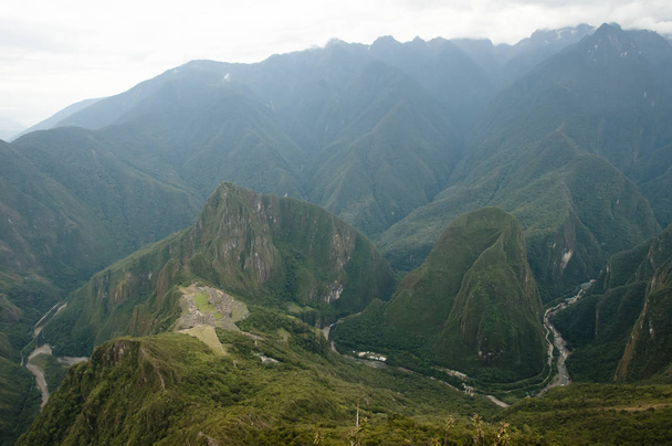Machu Picchu w Urubamba Valley - Peru - Zdjęcie, obraz