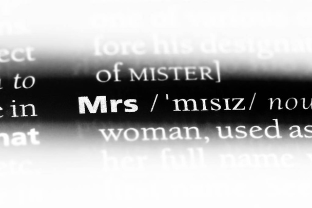 Signora Word in un dizionario. concetto di signora
. - Foto, immagini