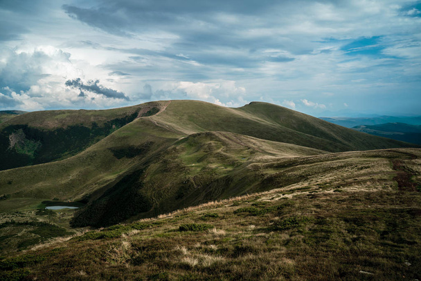 Karpat Dağları'nın güzel manzaralar - Fotoğraf, Görsel