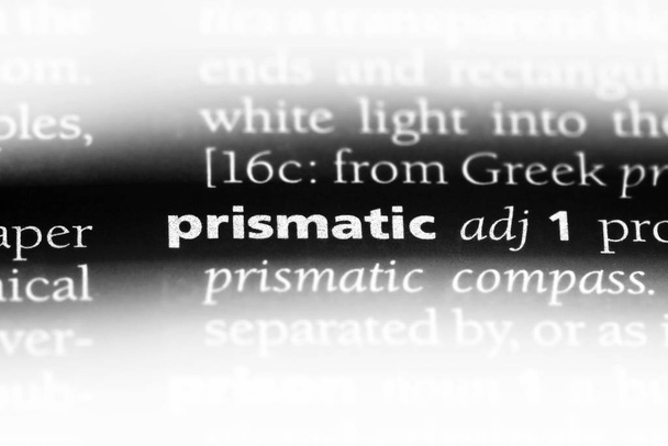 parola prismatica in un dizionario. concetto prismatico
. - Foto, immagini