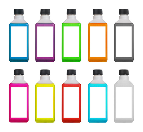 Пластиковые бутылки с цветной жидкостью внутри
 - Фото, изображение