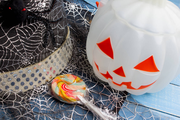 Kabak kova, lolipop ve cadı şapka, Halloween süslemeleri - Fotoğraf, Görsel