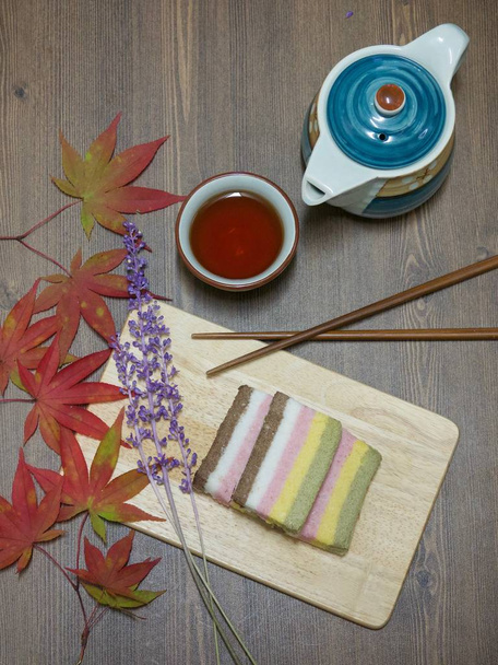 Comida coreana pastel de arroz arco iris
 - Foto, imagen
