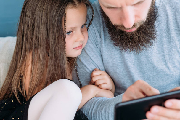 family problems bad parenting dad phone addiction - Fotoğraf, Görsel