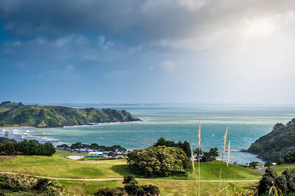 Widok na zatokę kabel na dalekiej północy Nowej Zelandii - Zdjęcie, obraz