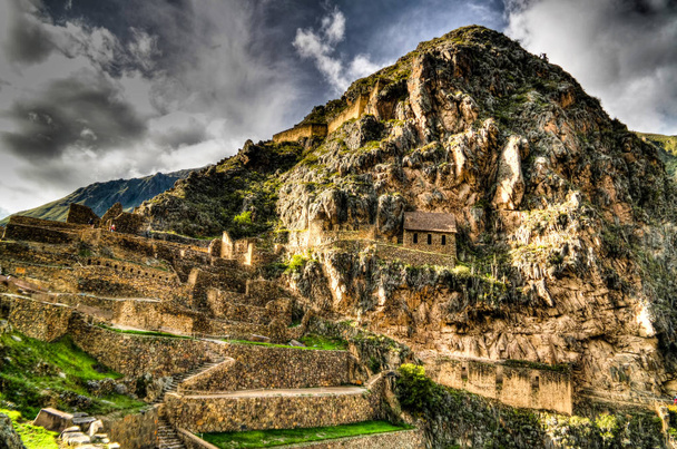 Panorámás kilátással a Ollantaytambo régészeti lelőhely a tartomány Cuzco, Peru - Fotó, kép