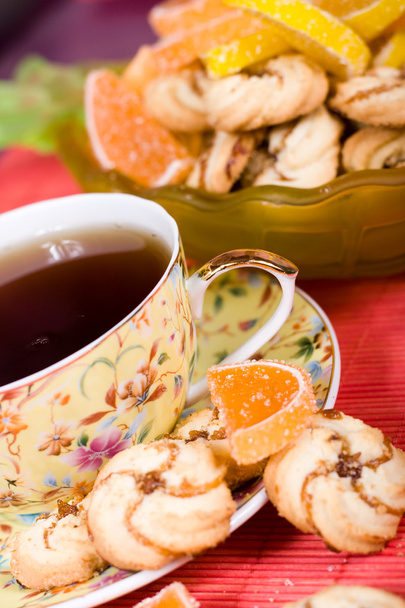 Чашка чая с печеньем - Фото, изображение