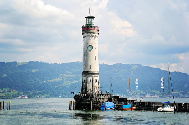 Portu w mieście Lindau z latarni, Bodensee, Niemcy - Zdjęcie, obraz