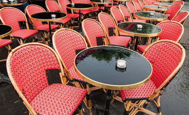 French Restaurant Sidewalk Table Set - Fotoğraf, Görsel