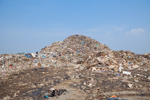 montaña de basura
 - Foto, imagen