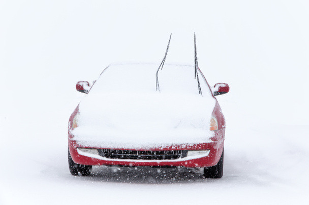 Припаркований автомобіль в зиму хуртовина - Фото, зображення
