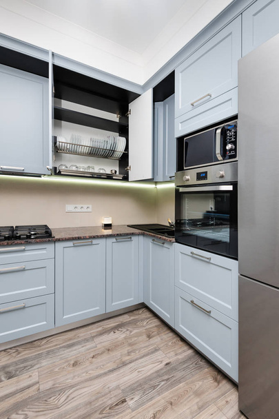 Interior de cocina gris moderno
 - Foto, imagen